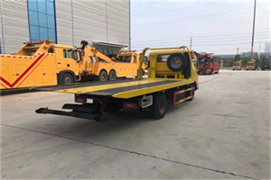 阎良非事故拖车